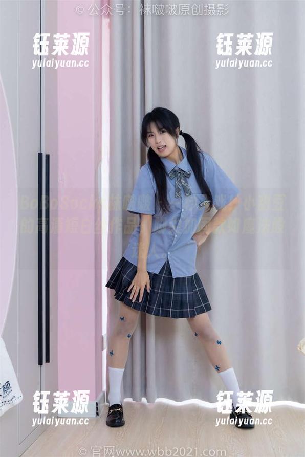 BoBoSocks袜啵啵 - 一秒入戏！小甜豆的高清短白丝作品，脚尖加固款如魔法般迷人。