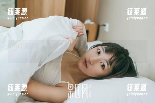 GIRLT果团网 - 在校园里，酸酱兔的写真竟然有种秘密的味道，原图大放送！