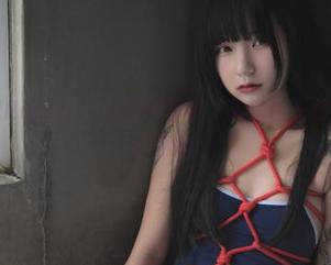 又是一组Hizzy(히지)的JK写真，真是让人忍不住瞄了好几眼！