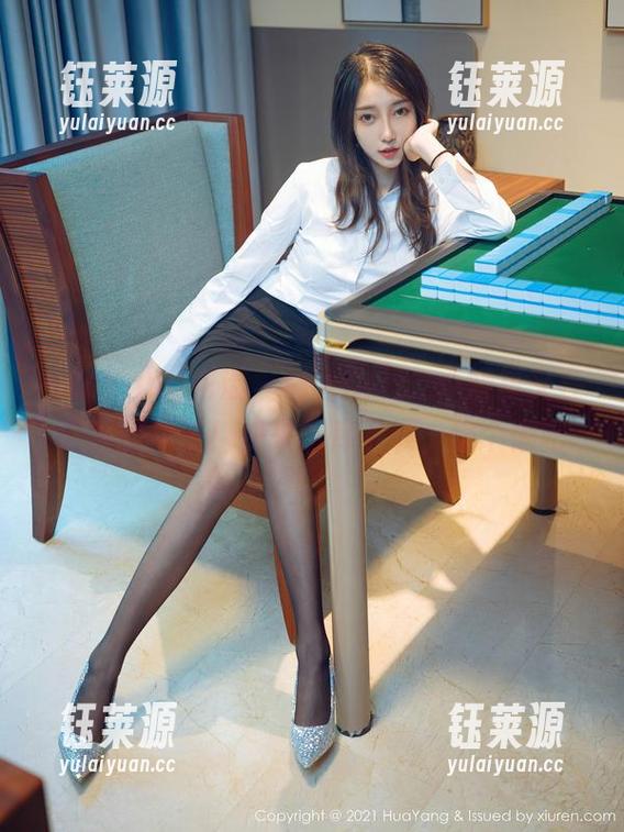 HuaYang花漾-Cris_卓娅祺 HuaYang花漾 - 看,Cris_卓娅祺又在讲述剧情了!快来图库下载,偷个懒吧