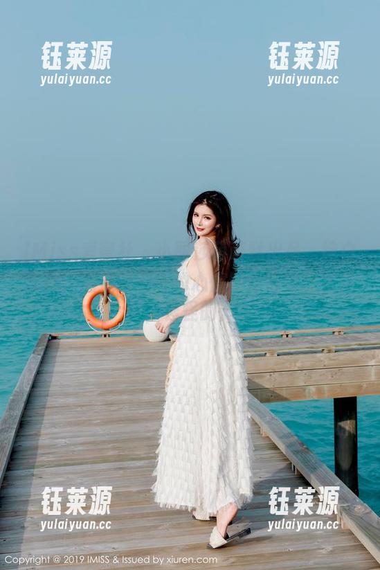 IMiss爱蜜社 - 小丽莎萌萌哒出品，纯白美图：居然能和我的心情贴合得如此完美，怪怪的。