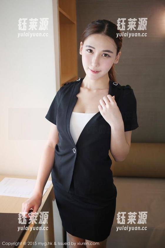 MyGirl美媛馆 - 鱼子酱Fish的在线图片：裸足漫步于阳光下的轻盈瞬间