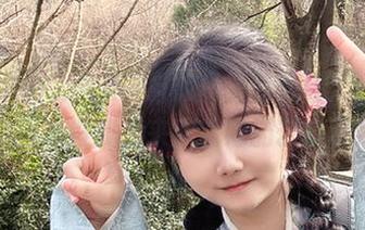 Sayako＿今年4岁能代最新美图：谁让这个周末没戏，来欣赏她的艺术吧！