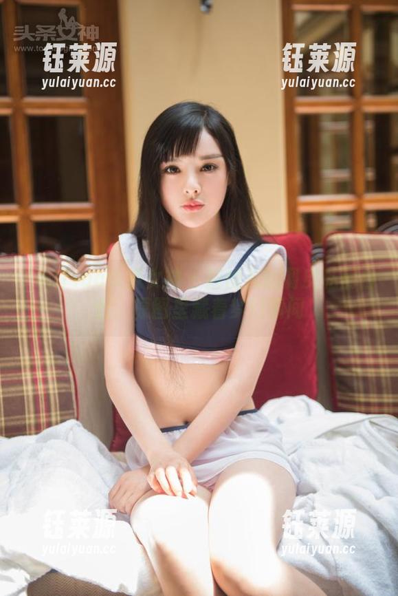 TouTiao头条女神 - 信悦儿的调皮私房白丝，原图里藏着梦幻瞬间