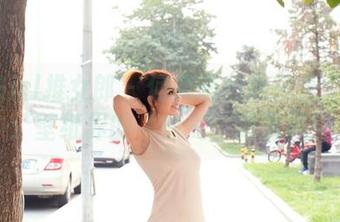 TuiGirl推女郎 – 何奕恋和她的天使美图：壁纸界的‘仙气’制造机！