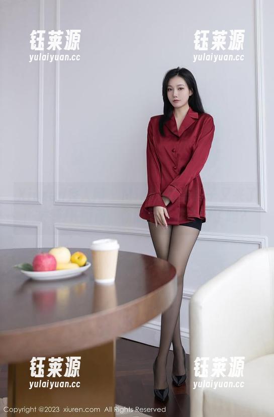 Xiuren秀人网 - Mieko林美惠子又来了！最新JK图库，你的屏幕准备好了吗？