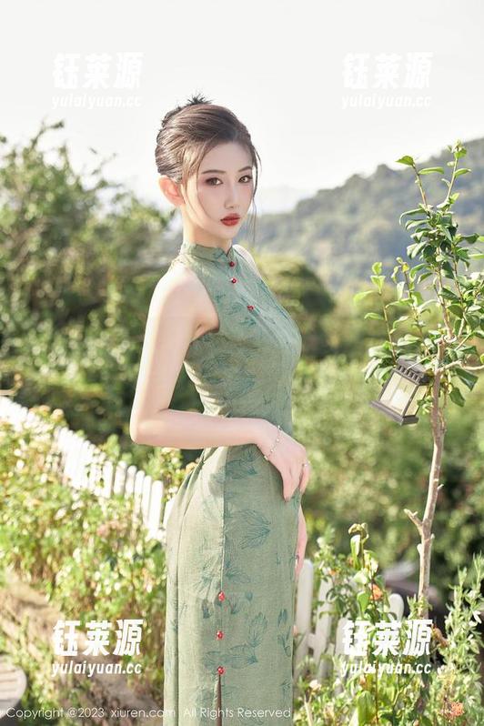 Xiuren秀人网 - z杯悠悠泳装：水与光的邂逅合集，看得停不下来！