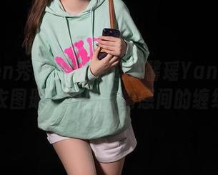 Xiuren秀人网 – 走进王馨瑶Yanni的皮衣图册：温度与情感间的缠绵