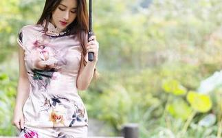 YouMi尤蜜荟 – 追寻黄乐然短裙的足迹：图库里的幽默与优雅！