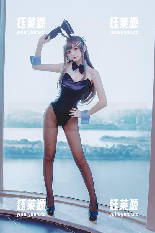 高清coser衣衣修女：来这里感受一秒被‘拯救’的感觉！