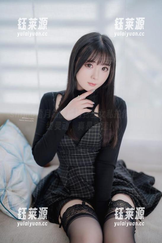shimo霜月总能捕捉到巫女私拍作品的那缕灵动，真是痴迷！
