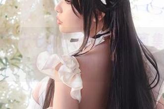 只需一眼：七七娜娜子的高清写真集‘㭴野牛牛女仆’心动瞬间