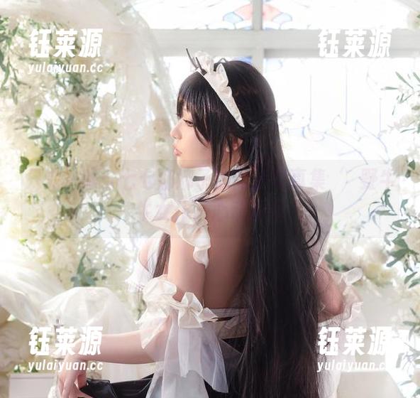 七七娜娜子 只需一眼:七七娜娜子的高清写真集‘㭴野牛牛女仆’心动瞬间