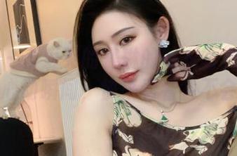 微密圈 – 不爱笑的赛琳的毛衣写真：精选了一堆心动瞬间，快来看看会不会中招！