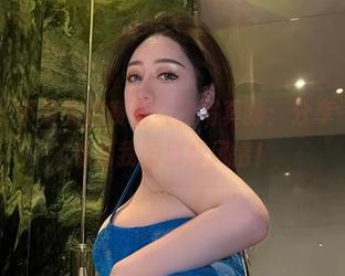 微密圈 – 不爱笑的赛琳红裙写真集：分享一下，来看看我的别样风情！