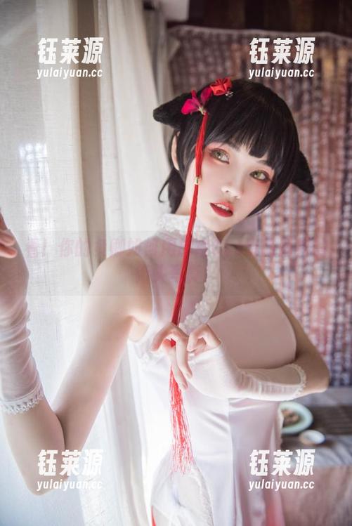 看！你的负卿如何用旗袍Cos玩转高雄的街头写真！