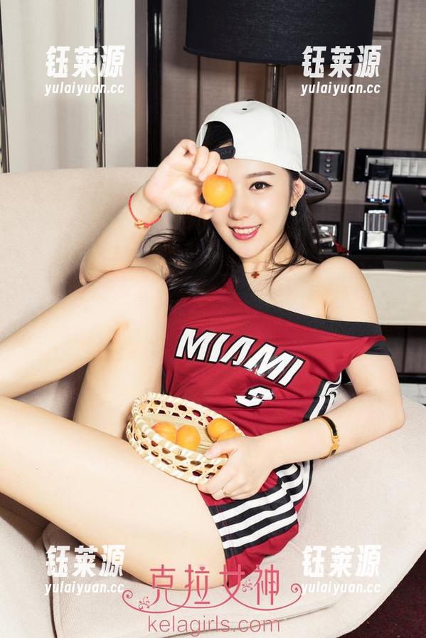 克拉女神 - 佳莹双人写真全套，光影交错，仿佛在讲个动人的故事