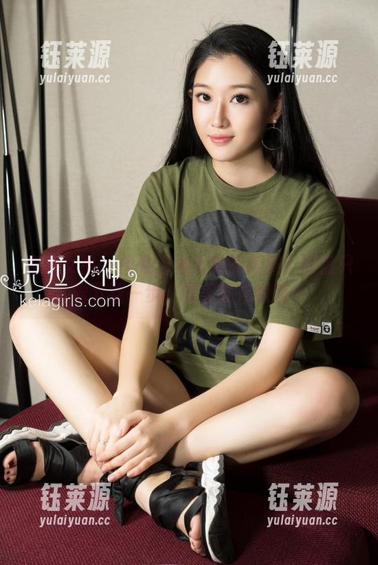 克拉女神-汤怡 克拉女神 - 想看汤怡女神的美照?网盘只需下载一步,完美就在眼前!