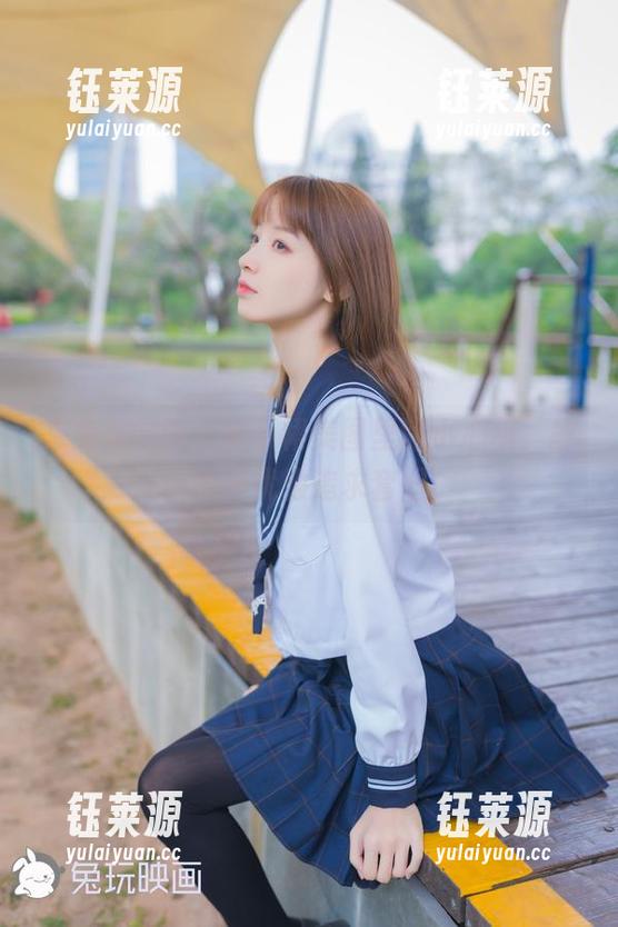 来兔玩映画，水手裙美图里的小心机，教你如何优雅追求套图！