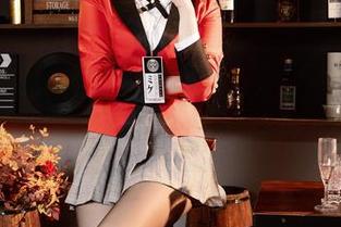 兔胖胖min黑天鹅写真集：二次元与现实的完美碰撞，原图让你忍不住想点赞！
