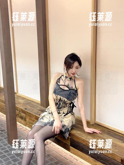 微密圈 - 周妍希的日常探索：一键下载，感受生活的微妙瞬间。