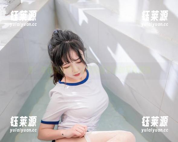 看！奇行家狗崽在玉桂狗睡衣里的写真游戏
