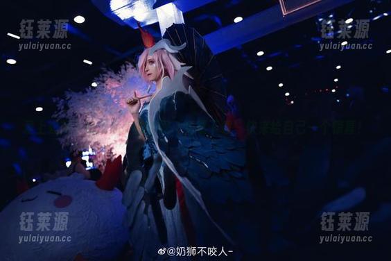 爱上奶狮不咬人赫萝的瞬间，免费下载，快来给自己一个惊喜！