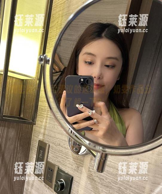 微密圈 - 不可思议的透明感，奶雯作品分享了解一下？