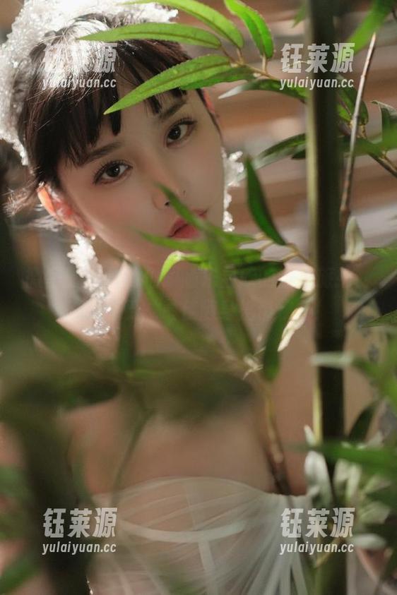 微密圈 - 让我们跟随宋昱欣的全套旅拍，一起感受‘最佳随身携带物’！