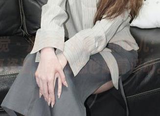 小众视觉 – 游走在水面上的敏儿：泳装写真资源，我的心也跟着浮动。