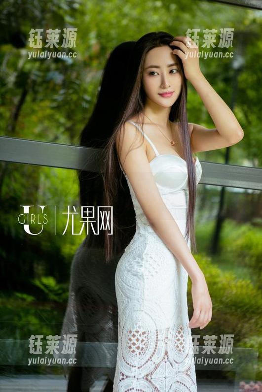 尤果网 - 夏倪可ella定制写真：黑色世界的独特视角