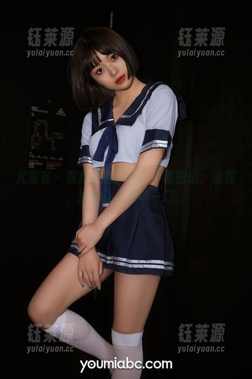 尤蜜荟 - 最新来看！露露小喵图册：童颜，甜得让人想咬一口。