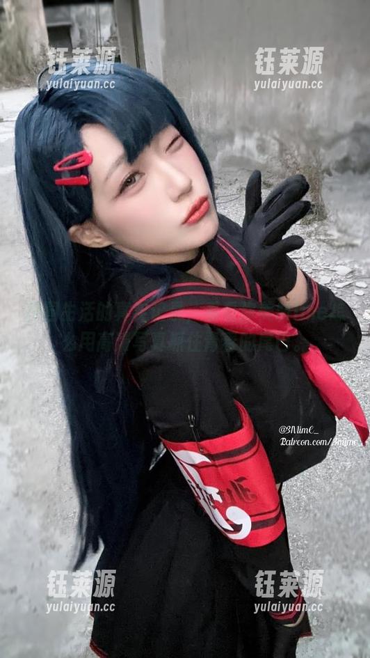 校园生活的真实记录，看看弥美Mime怎么用高清写真抓住青春的尾巴。