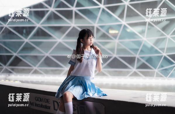 灵感与厚度：御子Yumiko与她的毛衣作品