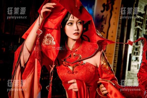 分享戚顾儿旗袍写真集：优雅中藏着叛逆，谁说只能温柔细腻？