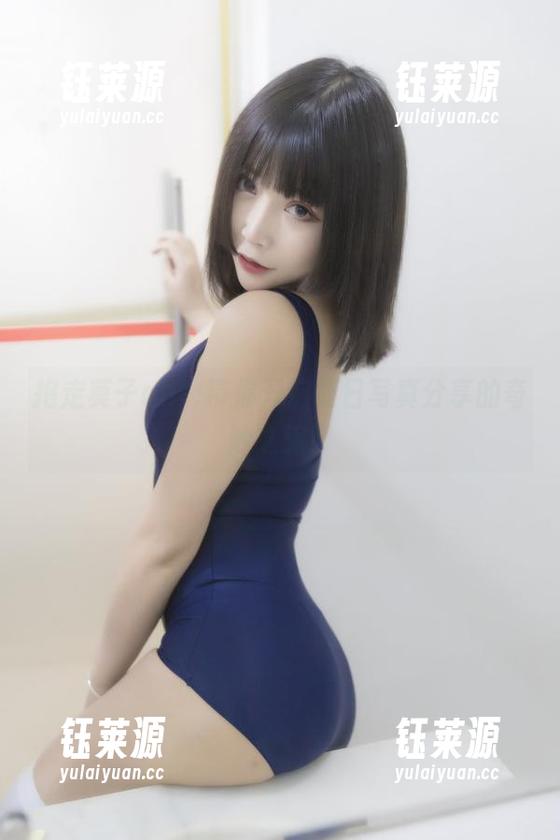 抱走莫子aa，带你开启夏日写真分享的奇妙之旅！