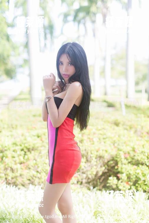 推女神 - 绮里嘉Ula：红裙与光影交织的写真图册，太抓心了