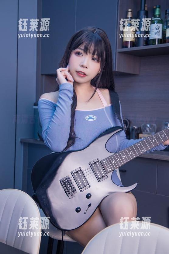高清吉他妹妹壁纸上线！无颜小天使wy真是个鬼才！