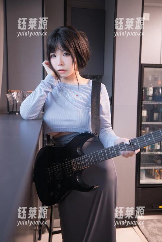 无颜小天使wy 浪花一朵朵,无颜小天使wy戏水竞泳图片,快来分享欢乐!