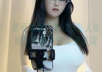 微密圈 – 是可馨耶：2023私人珍藏图包，光影交错下的俏皮瞬间