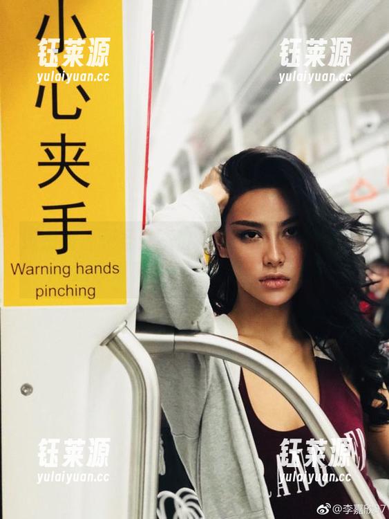 李嘉欣97 微密圈 - 无圣光不怕,李嘉欣97的礼服原图展现真自我,完全不做作!