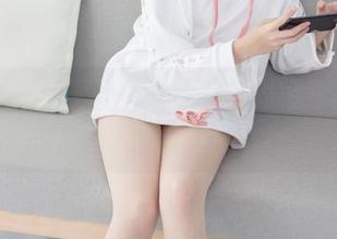 森萝财团 – 下载小青的高叉短肉丝，看看这位博主怎么撩得你心痒痒！