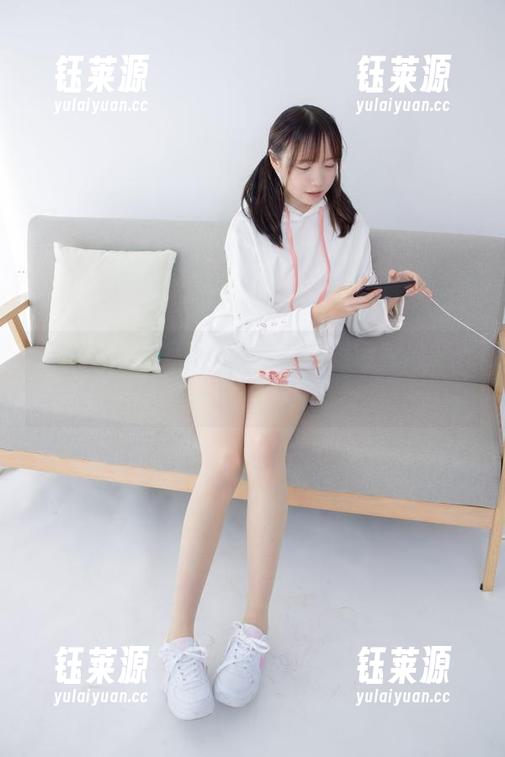 森萝财团 - 下载小青的高叉短肉丝，看看这位博主怎么撩得你心痒痒！
