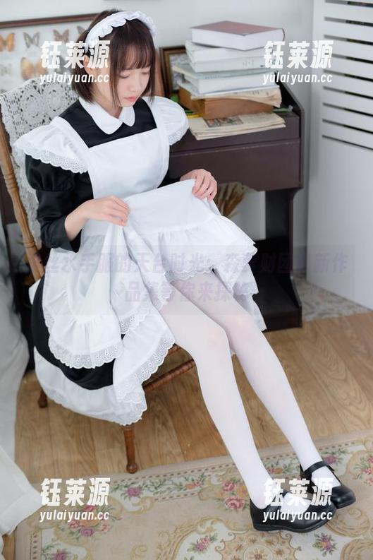 黑丝水手服的天台时光：森萝财团最新作品集等你来探秘