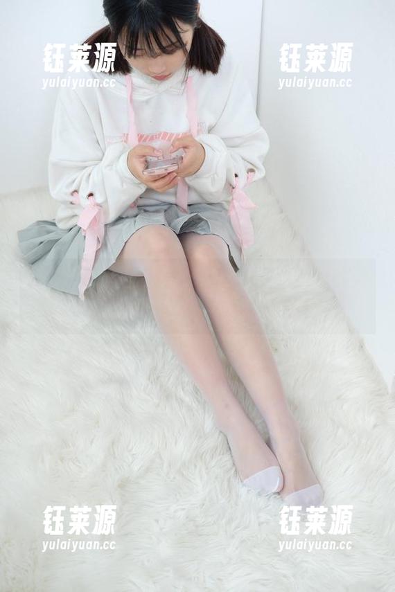 森林里的白丝梦——森萝财团水嫩嫩的美足作品集，等你来品鉴！