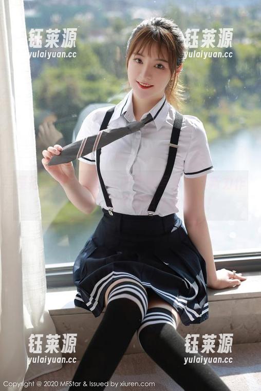 模范学院 - 水水er的美脚写真：最新力作，简直让人忍不住想多看几眼！