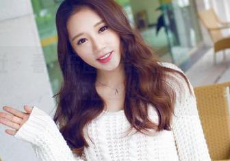 爱蜜社 – 看娱乐圈最会穿的萌琪琪Irene，现在白丝也来了！