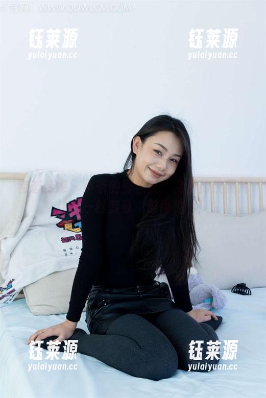 物恋传媒 - 小茶的野性美：免费豹纹照片让你一秒变身‘时尚豹’！