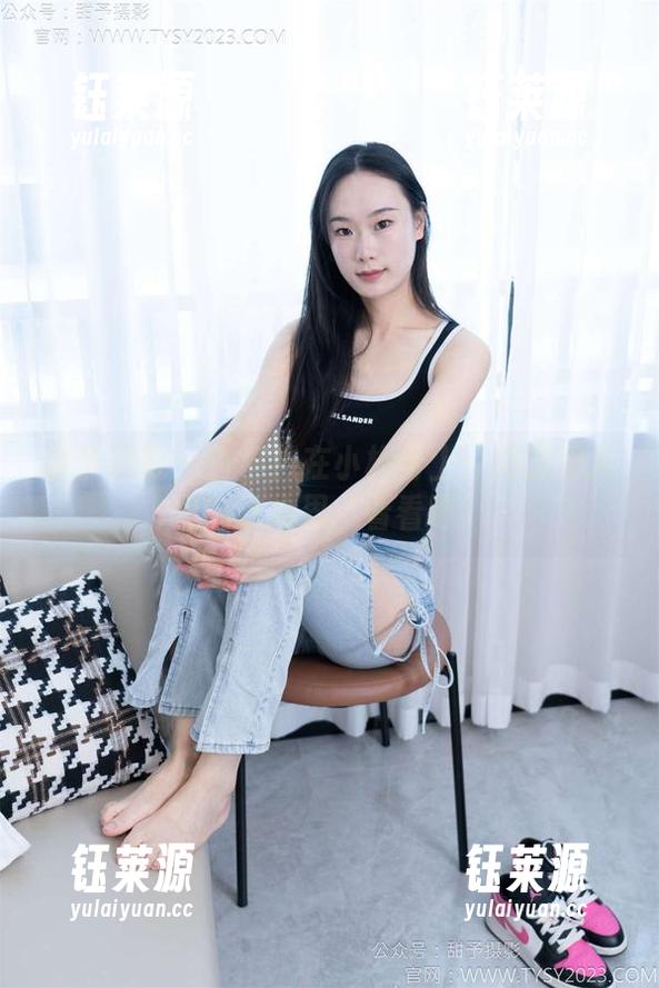 甜予摄影 - 白棉袜在小桃身上：高清图库里的小心思，看看吧！