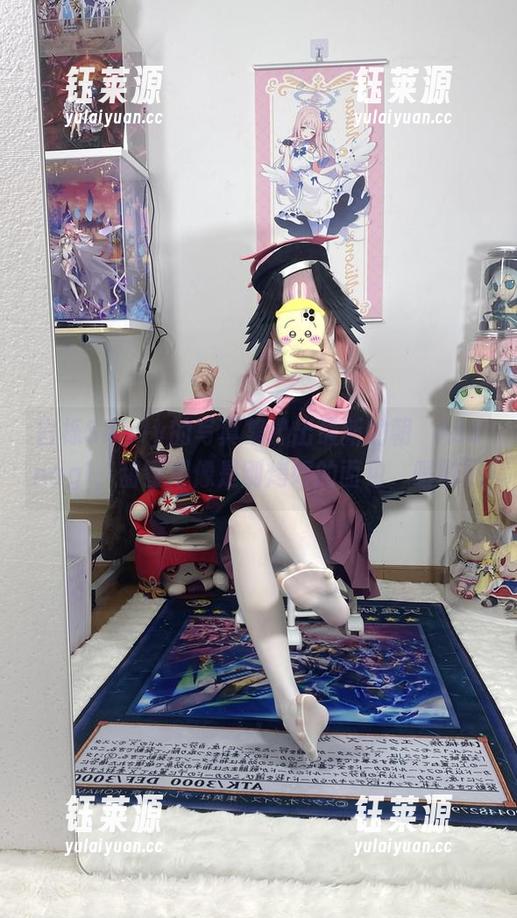 白栎Shirly的写真集扔出最新的朝凪Asanagi，甜蜜得像是刚烤好的面包，暖融融